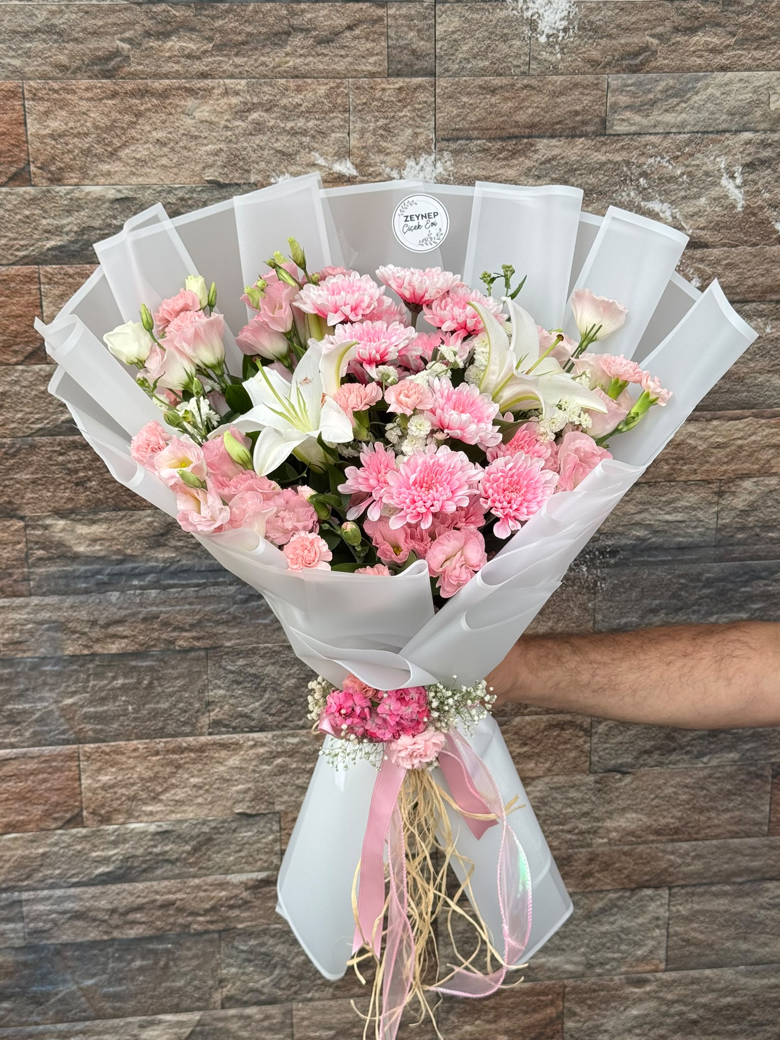Pembe lisyantus beyaz lilyum